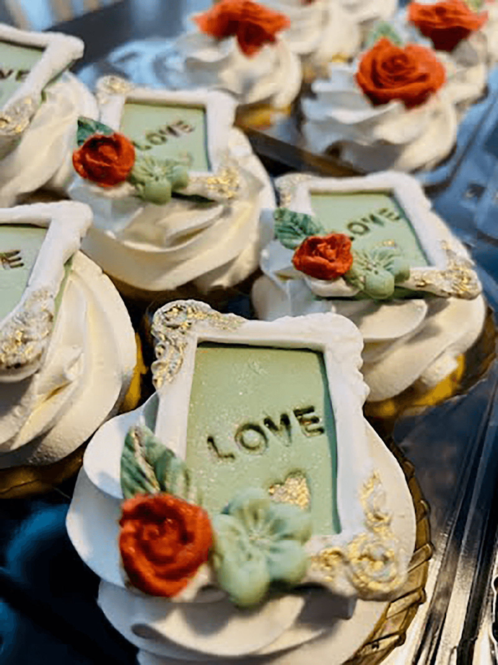 custom cupcakes-2r - Amorepas Kitchen - Amorepas Kitchen